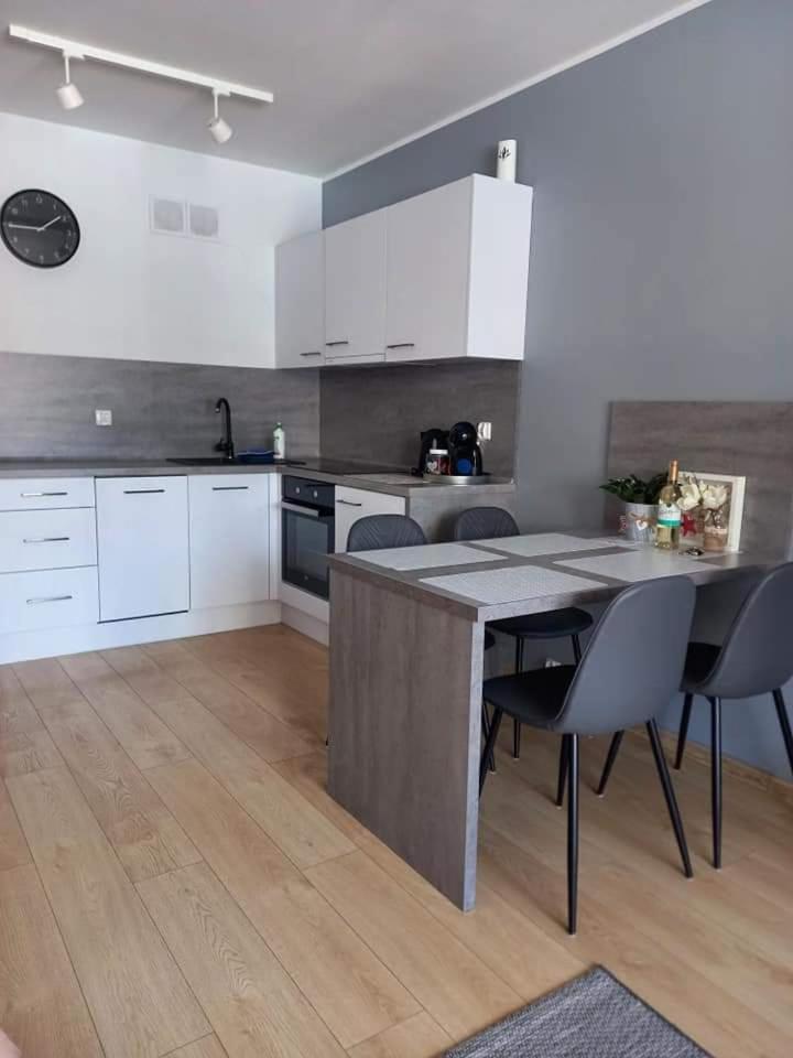 Apartment 4 Seasons- Basen Wewnetrzny,jacuzzi,sauna,silownia I Kulkoland W Cenie!!!